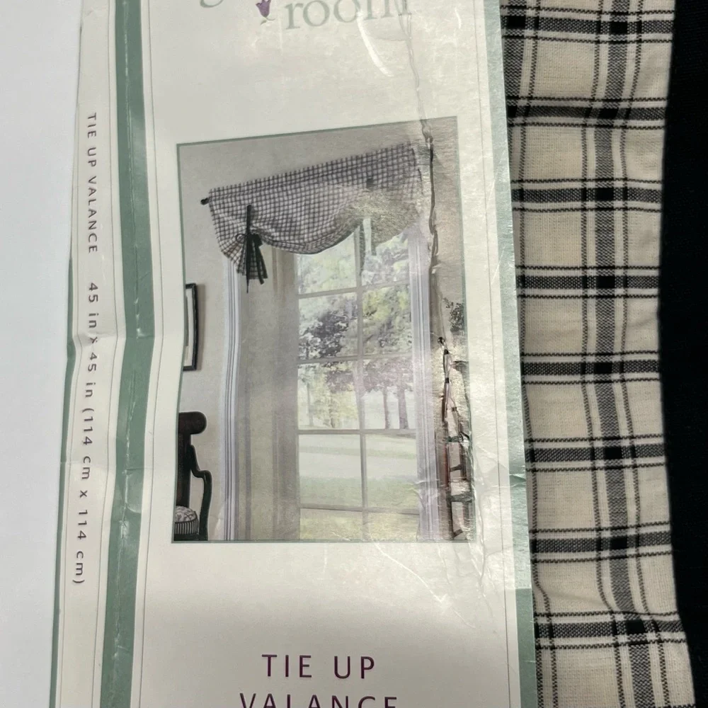 Waverly garden room Tie Up Valance 45” x 45” Wellington Plaid New Not In Package